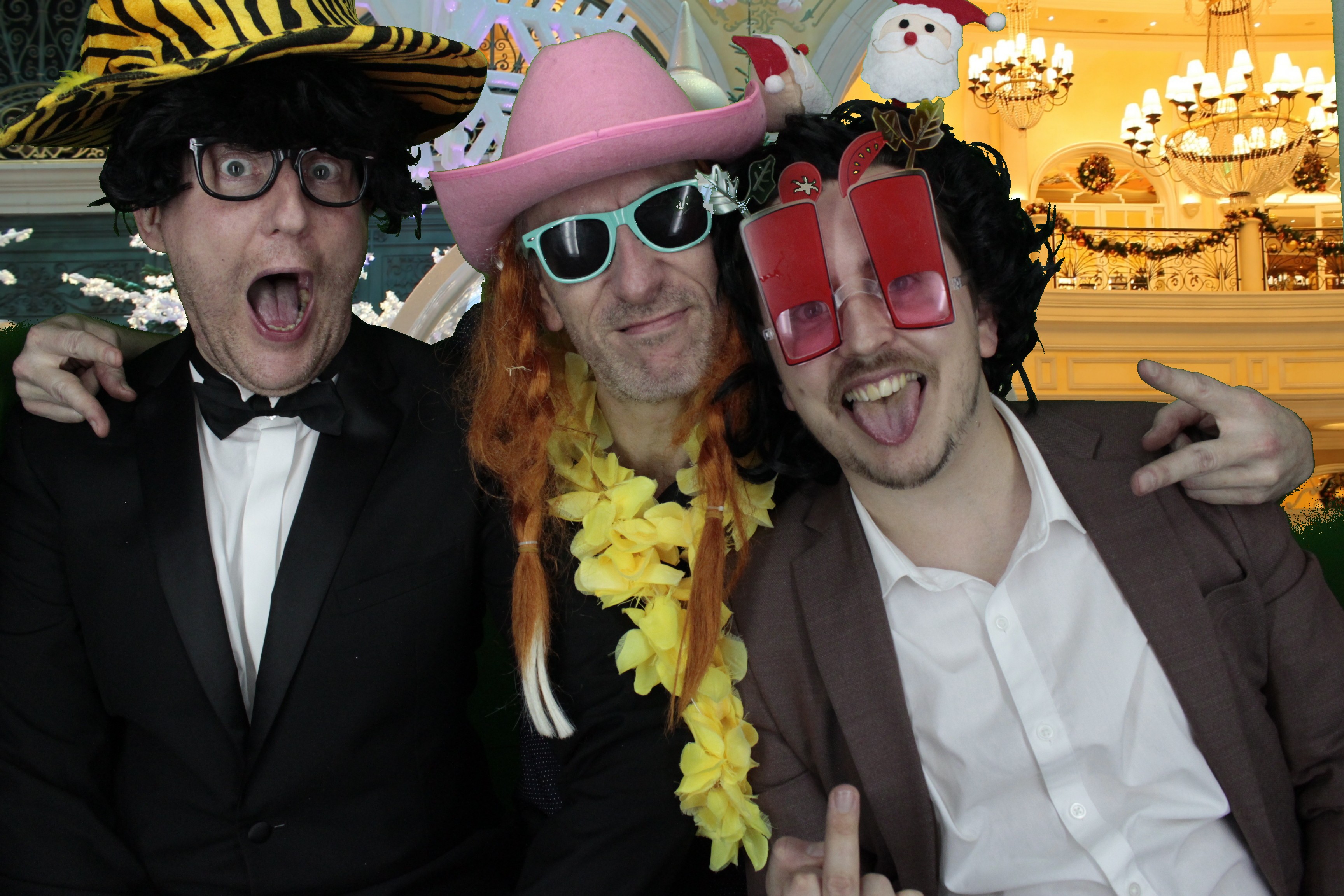 Kuoni Travel Christmas Party | View more photos from the event at gallery.myphotoboothexperience.co.uk/u/MyPhotoBoothExperienceLtd/Kuoni-Travel-Christmas-Party